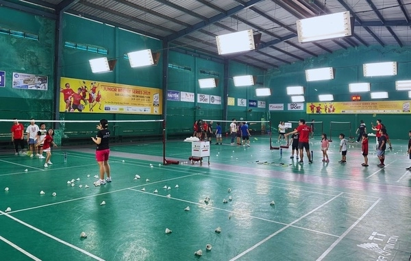 Review chi tiết sân cầu lông Kỳ Hòa quận 10 | ShopVNB