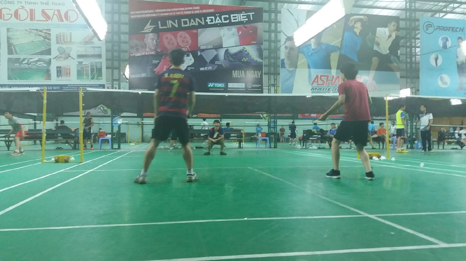 Tìm hiểu thông tin chi tiết sân cầu lông T19 được yêu thích tại Quận 10 | ShopVNB