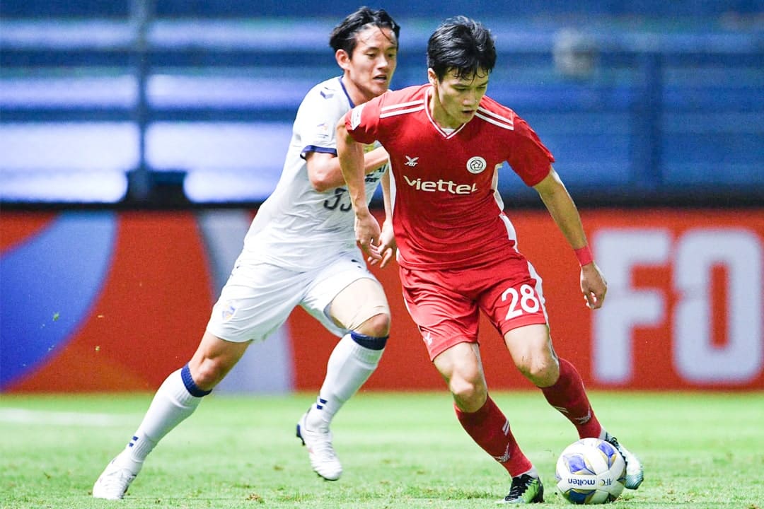 Hoàng Đức trong màu áo CLB Viettel