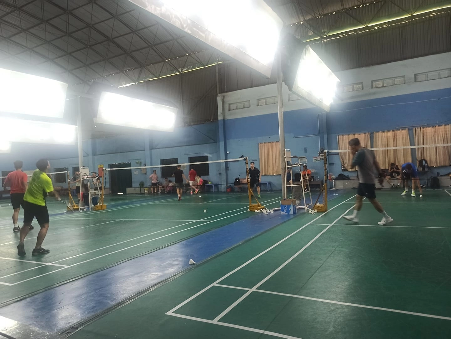 Giới thiệu sân cầu lông Đầu Máy Xe Lửa, sân chơi nổi tiếng chất lượng tại Quận 3 | ShopVNB